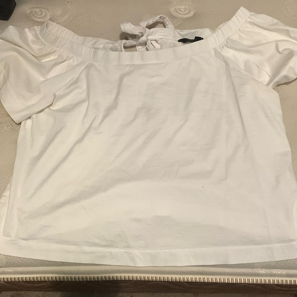 Banana Republic Tops - White cropped tshirt with bow tie in the back